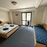 Pod Smrkem - Budova B 3*