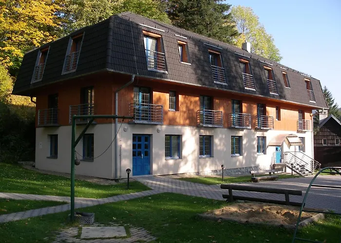 Pensionat Pod Smrkem - Budova B 3*
